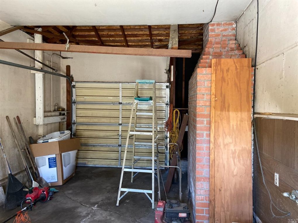 2532 Sonoma St.